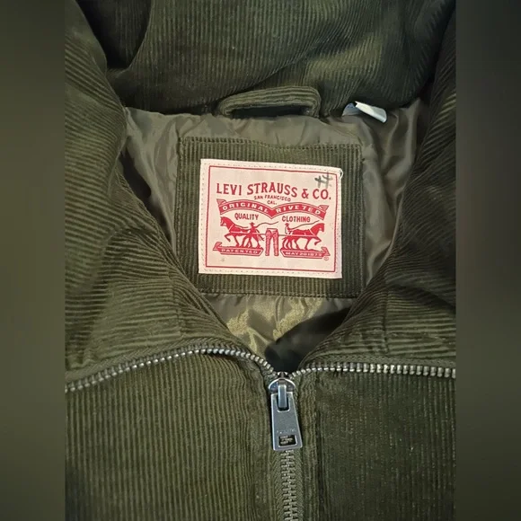 Levi's Women’s Olive Green Corduroy Puffer Quilted Jacket-Insulated -Full Zip-XL - Picture 2 of 8